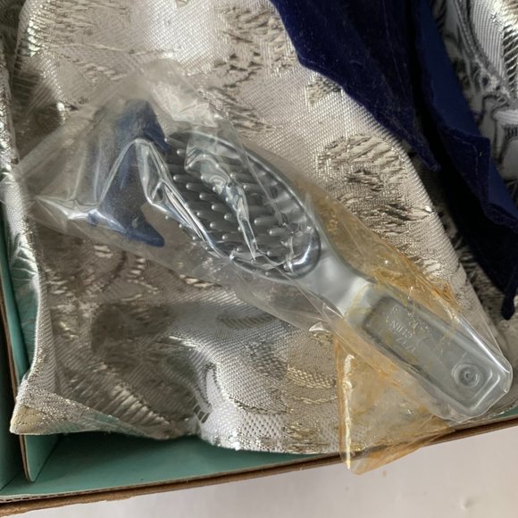 Barbie Winter Velvet Special Edition (Mattel 15571, 1995) - NIB - Picture 6 of 11